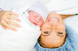 El primer contacto de una mama con su hijo tras una cesárea